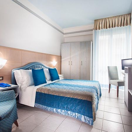 Hotel Imperiale Milano Marittima Exteriör bild